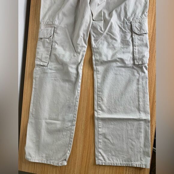 Old Navy Maternity Khakis - Picture 8 of 9